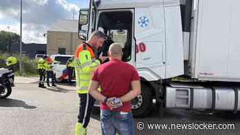 Boete van 500 euro, truckers beweren massaal borden rijverbod Merwedebrug niet te hebben gezien: ’Misschien zijn het smoesjes’