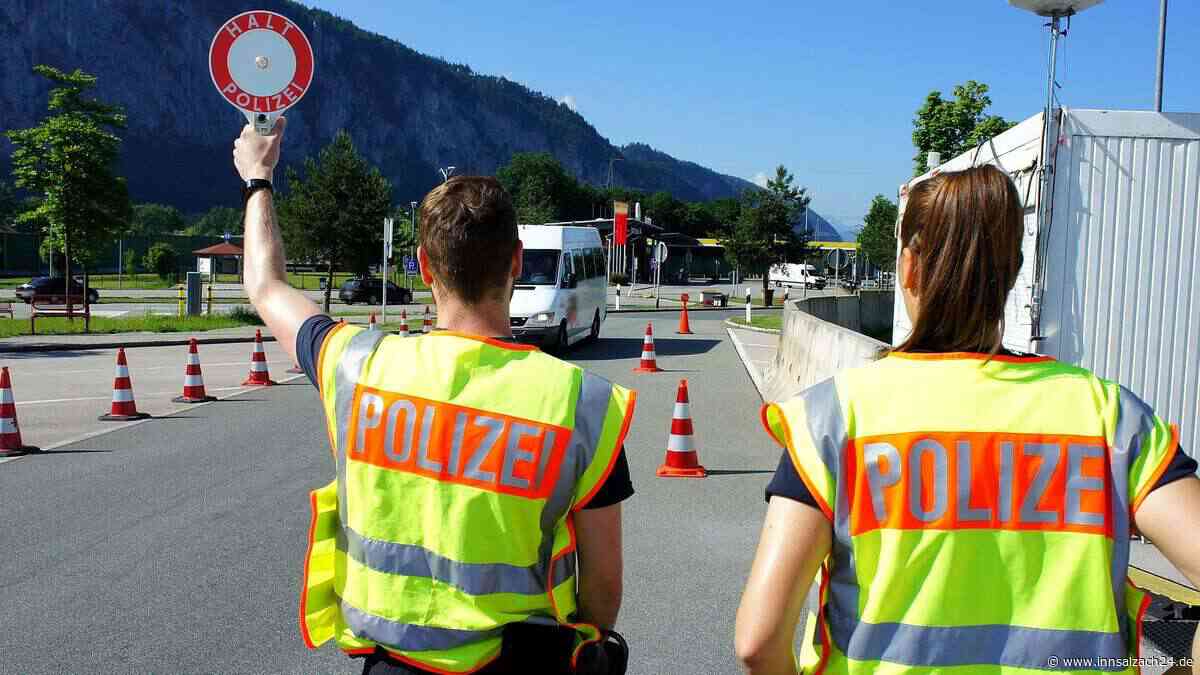 Gefälschte Ausweise und Drogen: Mehrere Festnahmen bei Kontrollen an der A93