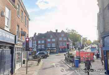 Three arrests after teenager stabbed in high street attack