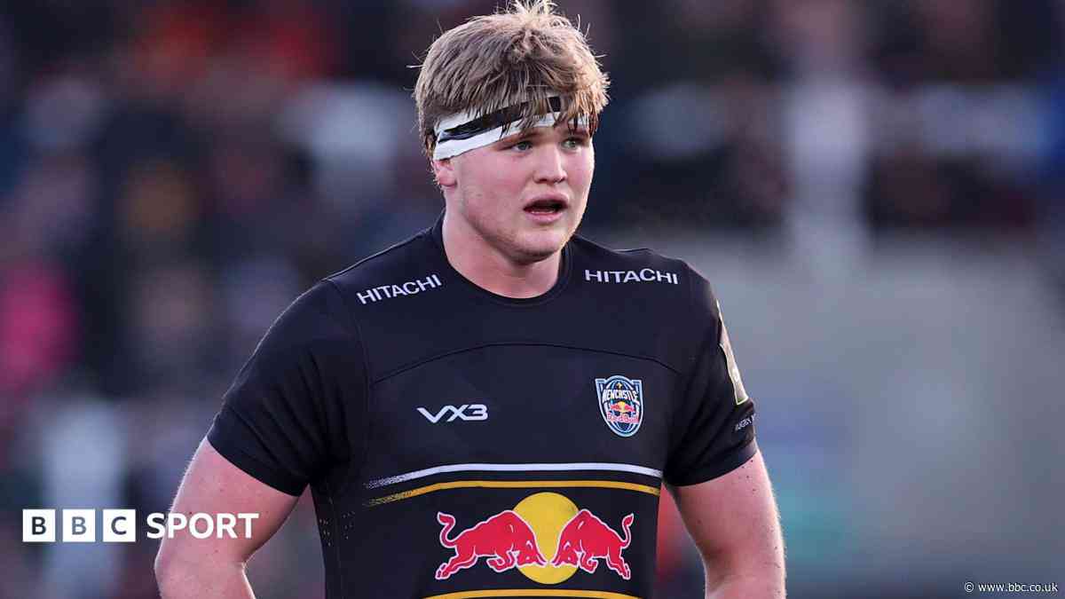 Newcastle lock Usher signs new deal