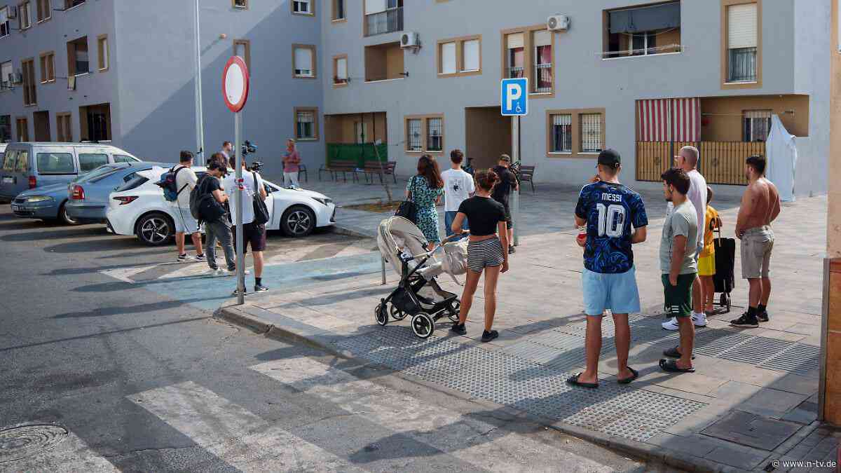 Behörden vermuten Racheakt: Maskierte erschießen Schwangere, Teenager und Frau in Spanien
