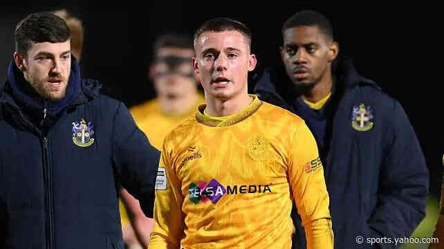 Crawley sign Dons midfielder Jennings on loan
