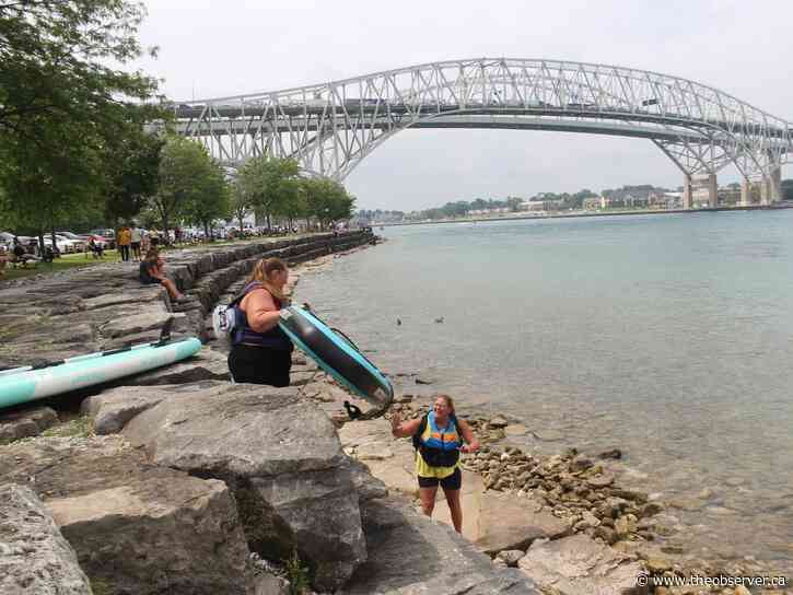 Hundreds float down St. Clair River despite forecast, warnings