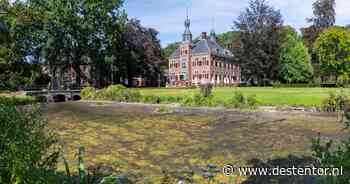 Er ligt normaal een idyllische vijver om dit kasteel, maar nu domineert groengele modderbodem