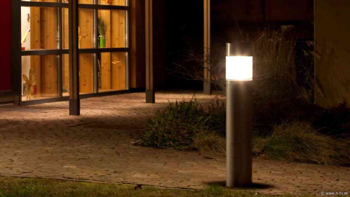 Nachbarschaftsstreit vor Gericht: Kann das nächtliche Dauerlicht am Nachbarhaus verboten werden?