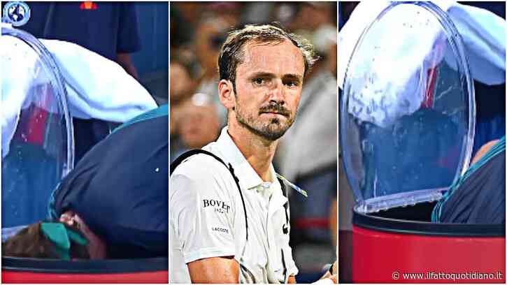 Rublev mette la testa nel frigo, Medvedev accusa: “È dura per tutti, al secondo set siamo senza fiato”. A Cincinnati torna l’emergenza caldo