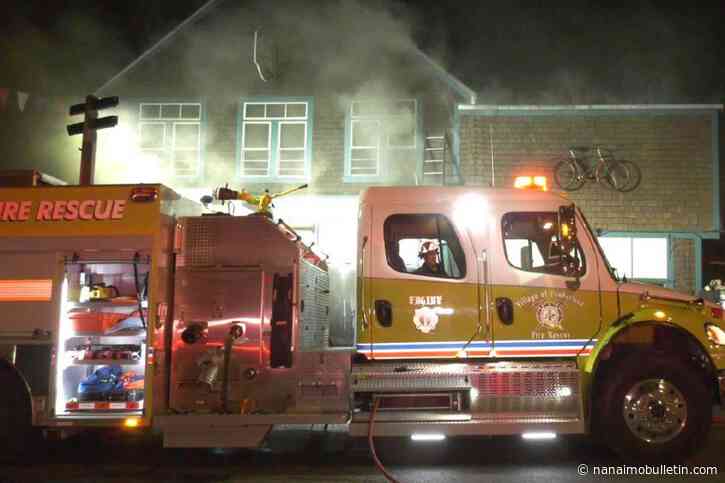 Firefighter hurt battling blaze in historic Vancouver Island building
