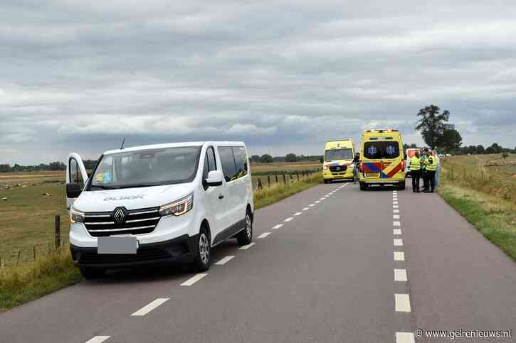 Man op speedpedelec gewond na botsing met busje