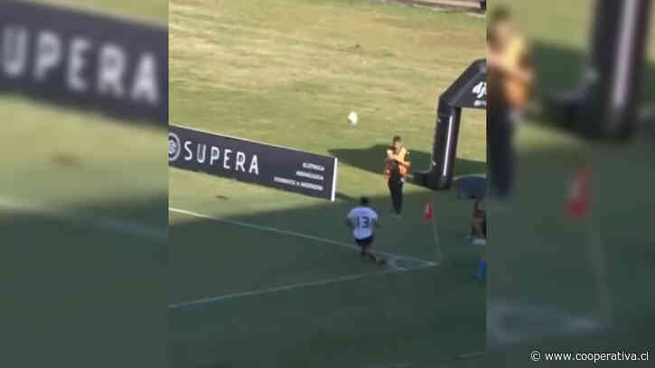 [VIDEO] ¿El peor de la historia? El horrible córner en el fútbol de Brasil que se hizo viral