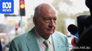 Former Alan Jones colleague tells court of currying favour through texts