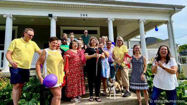 Simon House celebrates mural, milestone