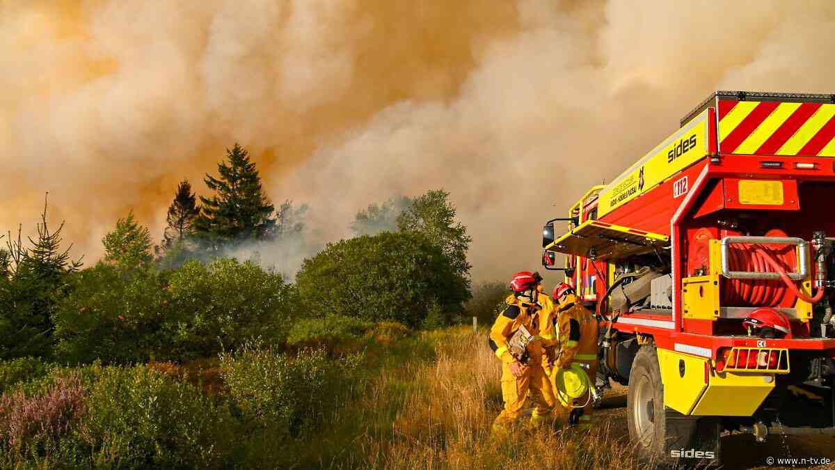 Wind und Regen kommen: Waldbrand im Hohen Venn bleibt "unberechenbar"