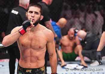 Islam Makhachev mocks Max Holloway following two-belt jab
