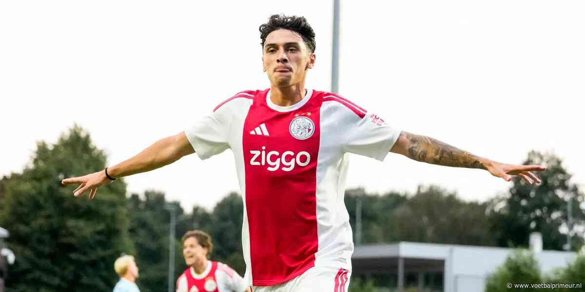 Ajax-fans kijken ogen uit bij duel van beloften: 'Hij is nu al beter dan Dolberg'