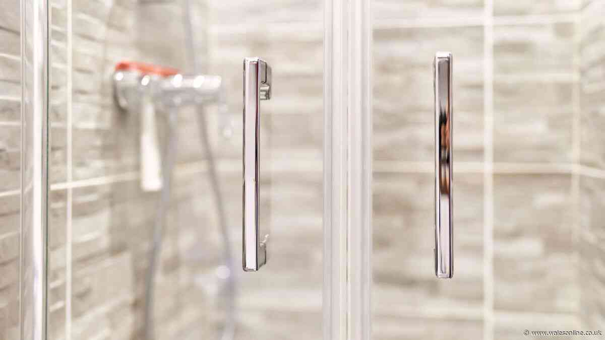 Make shower glass sparkling clean with £1.42 homemade cleaning spray