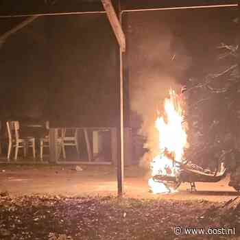 Scooter in brand gevlogen in Deventer