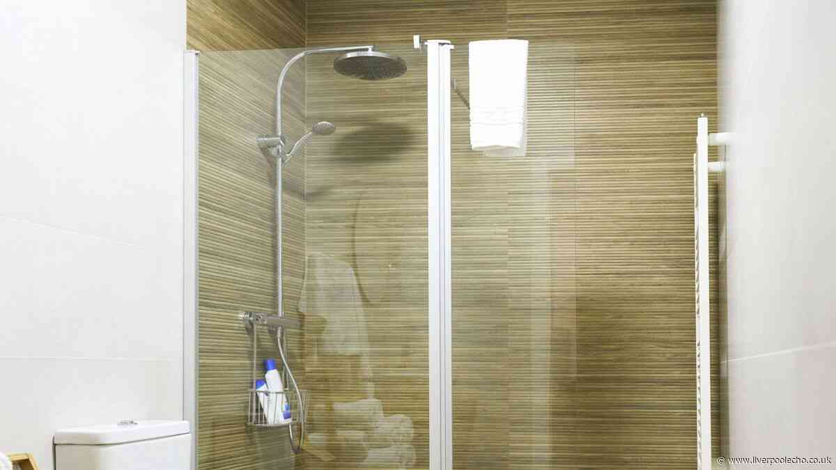 £1.42 homemade shower cleaning spray tackles limescale and soap scum