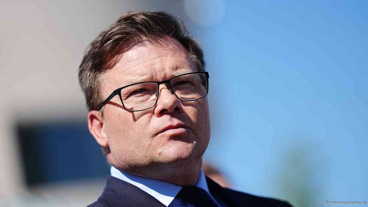Umweltminister Schneider besucht Ukraine: Wiederaufbau im Fokus