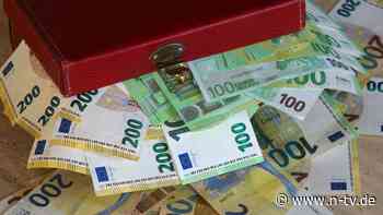 Aktien, Anleihen, Gold? : Wohin mit 25.000 Euro im August?
