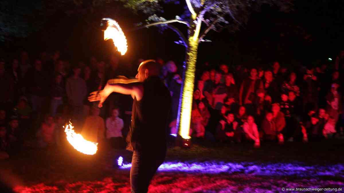 Schlossparkwald teilweise gesperrt – was passiert mit  Vechelder „Sommerabend“?