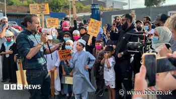 Pressure grows for answers over factory stench