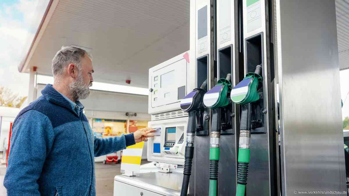 Diesel und E10 deutlich teurer: Kraftstoffpreise verharren hoch