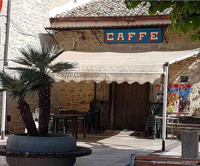 “Ce vedeme o’ cafè”: dopo 138 anni chiude l’unico bar di Pietramontecorvino, il paese si mobilita e lo riapre