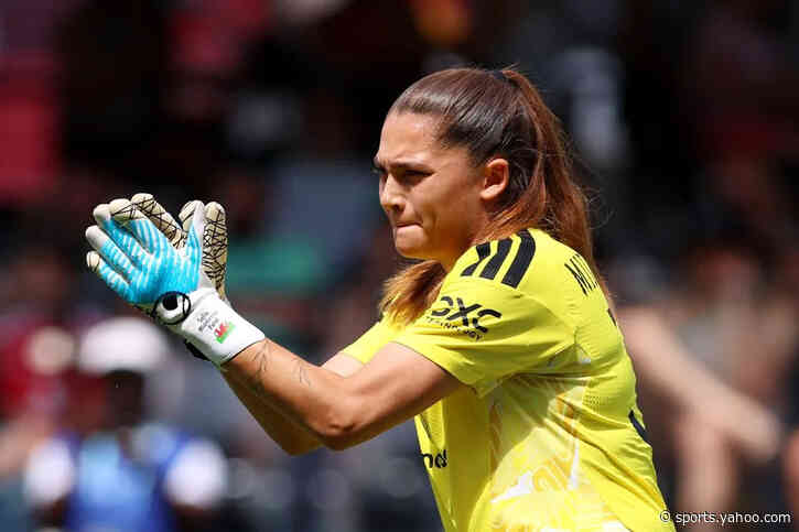 Watford sign Manchester United keeper Middleton-Patel on loan