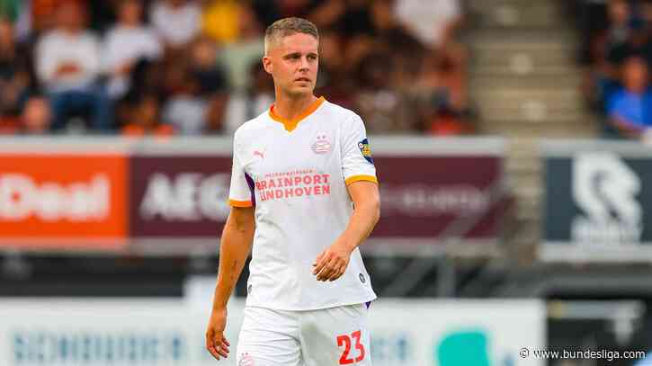 Borussia Dortmund sign midfielder Joey Veerman