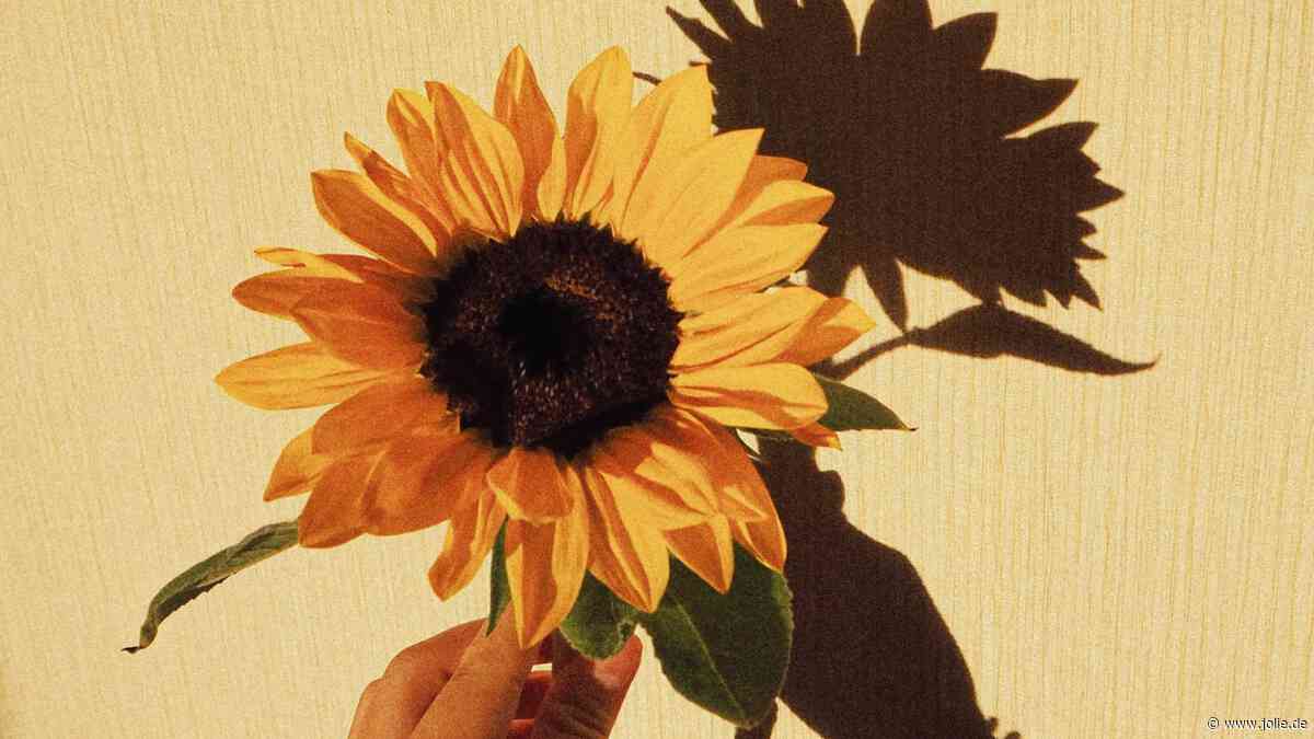 Nageltrend: Sonnenblumen-Manis sind der perfekte Übergang von Sommer nach Herbst