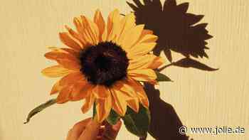 Nageltrend: Sonnenblumen-Manis sind der perfekte Übergang von Sommer nach Herbst