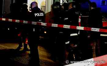 Grünstadt – Unfallflucht mit brisantem Ausgang: Autofahrerin verschwindet – Ehemann verschanzt sich mit Waffen im Haus