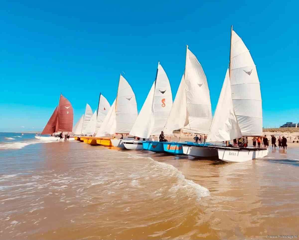 Katwijk verliest catamaranrace met oldtimers nipt van Noordwijk