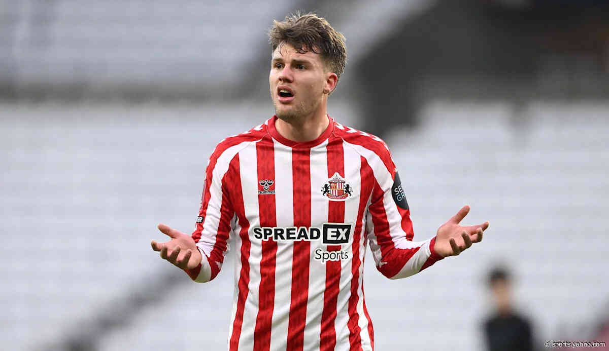 Former Sunderland defender suffers serious injury on debut for KV Mechelen