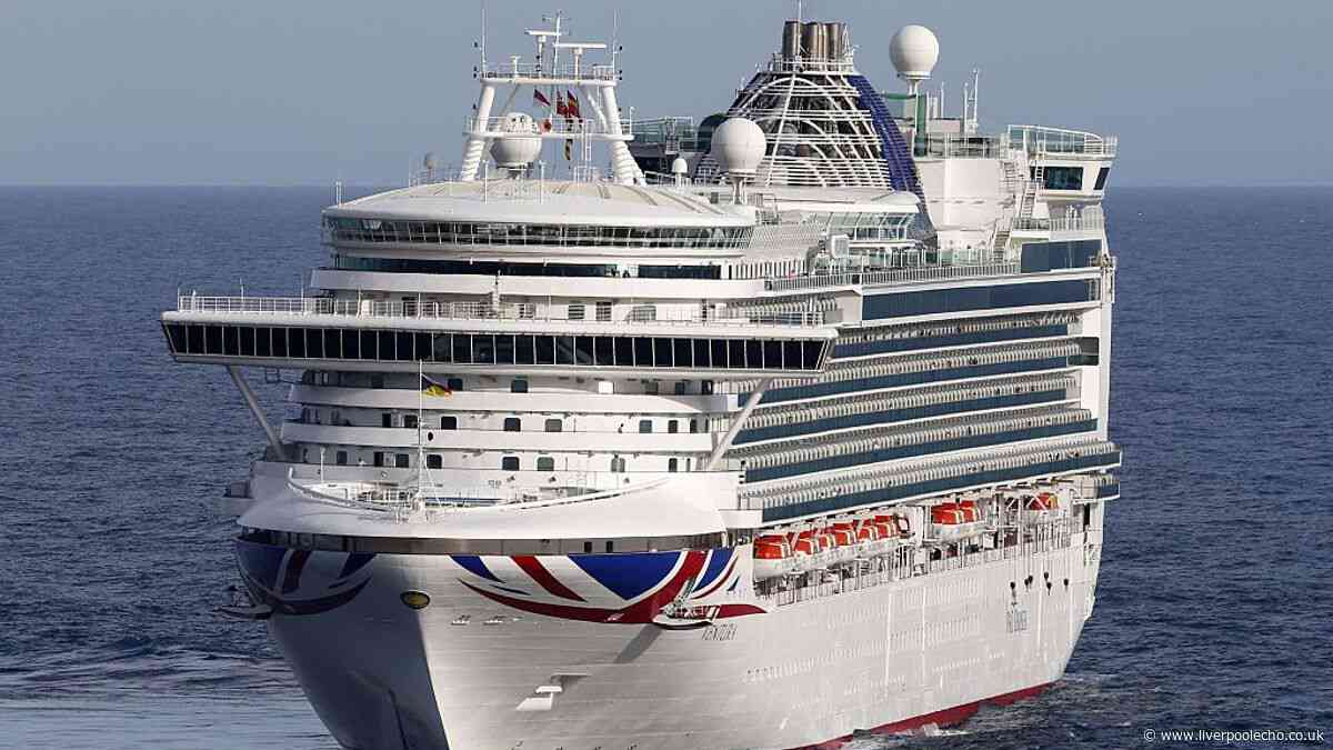 P&O Cruises passengers eating on board told of 'payment' dining rule