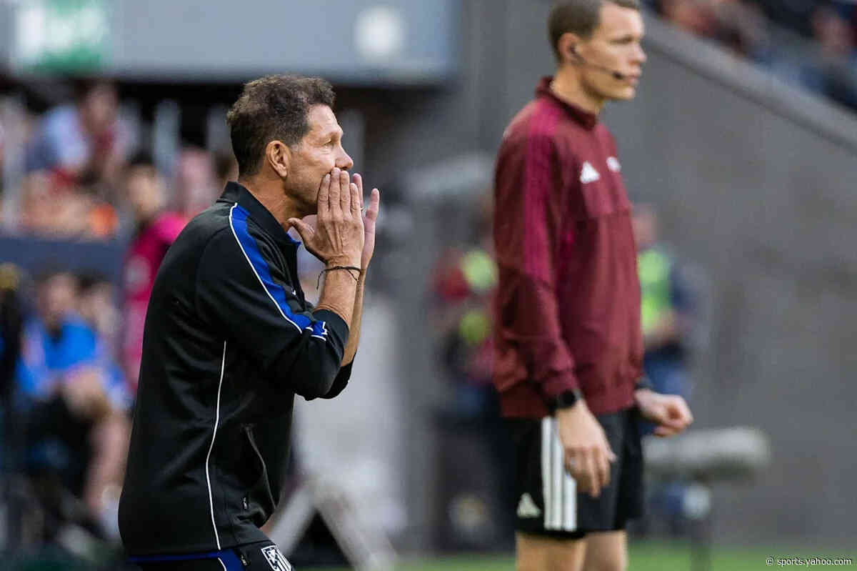 Diego Simeone opens up about conversation with Barcelona target Julian Alvarez: ‘I still stand by what I said’