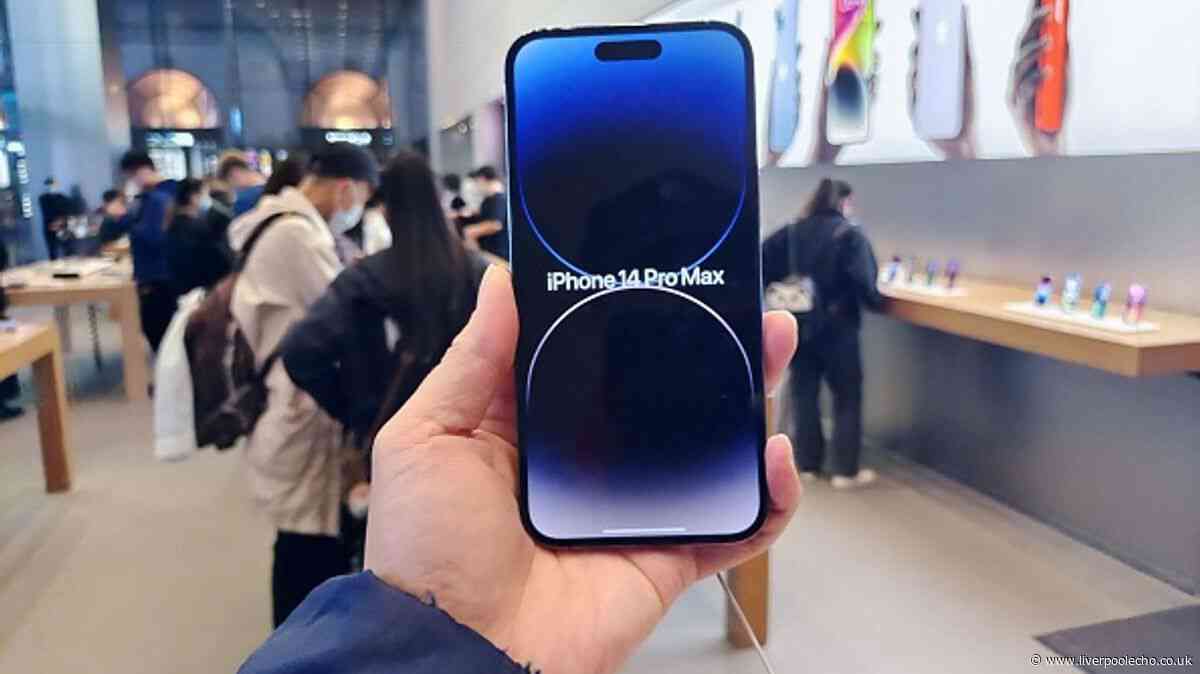 Apple users left 'impressed' with £2 powerbank that's 'great for charging iPhone 16'