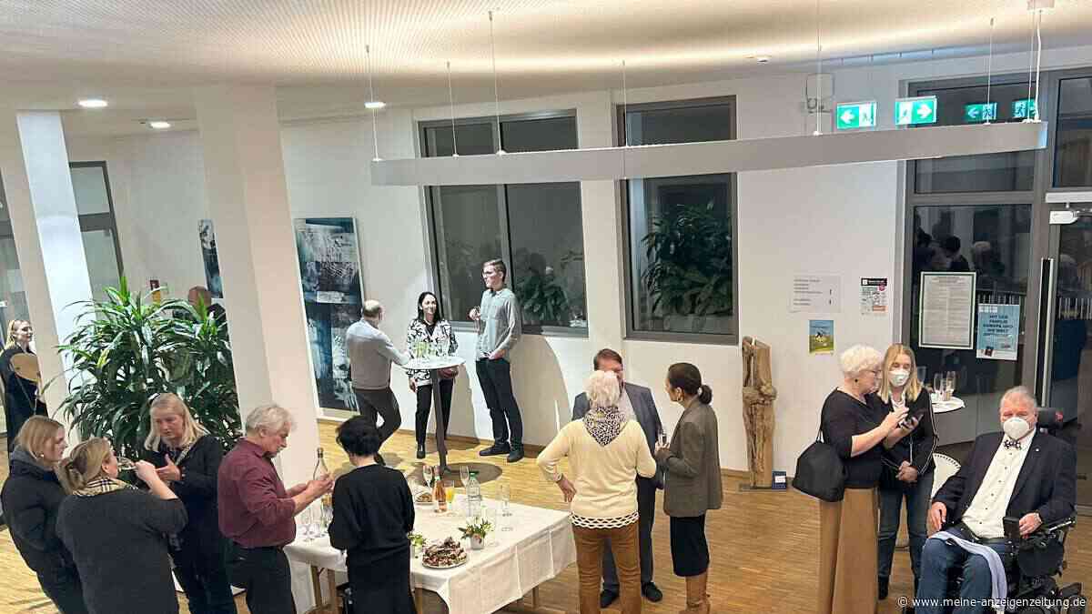 Sparzwang: Gemeinde Eching stellt Zuschüsse für Ausstellungen im Rathausfoyer ein