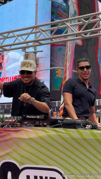 @flagrantdrvms spinning beats at #TSQLive! 🔥🎧 #DJSet #FreeEvents #TimesSquare #NYC