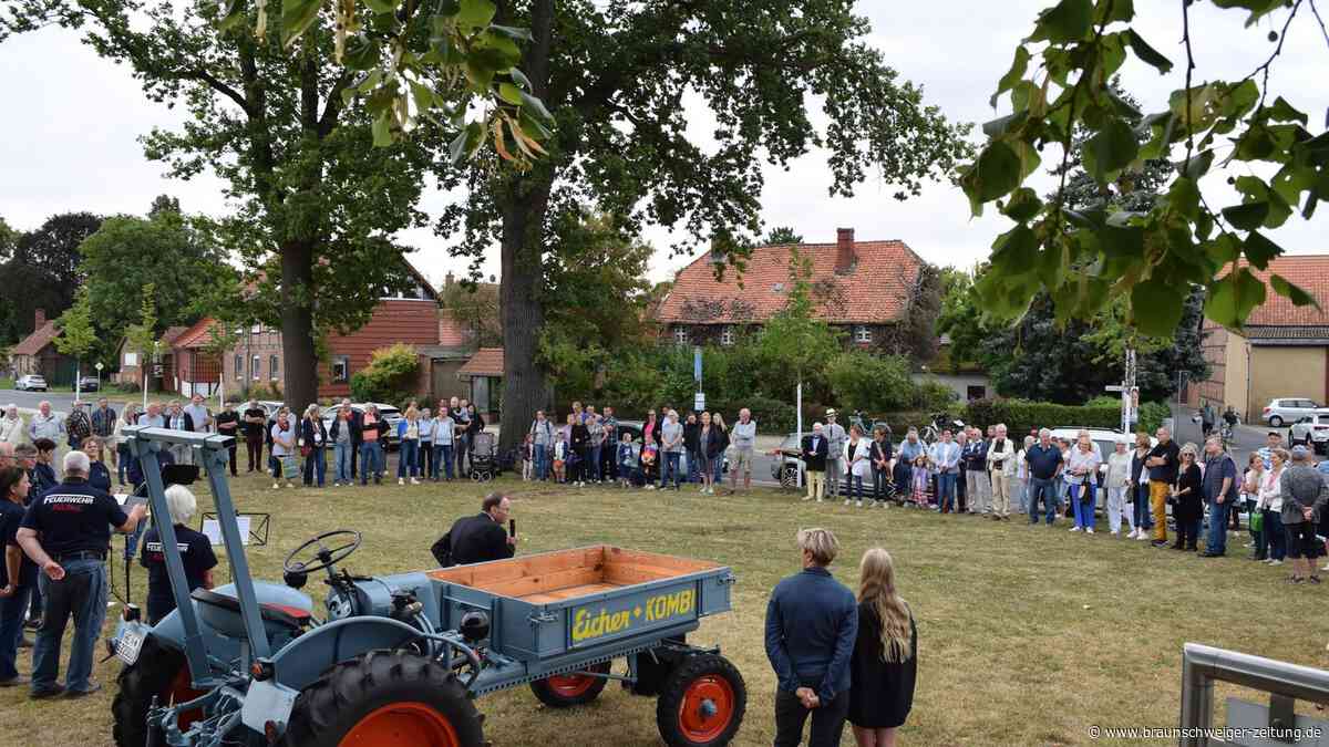 Sieben Linden für Räbke: Historischer Ort im Kreis Helmstedt in neuem Glanz