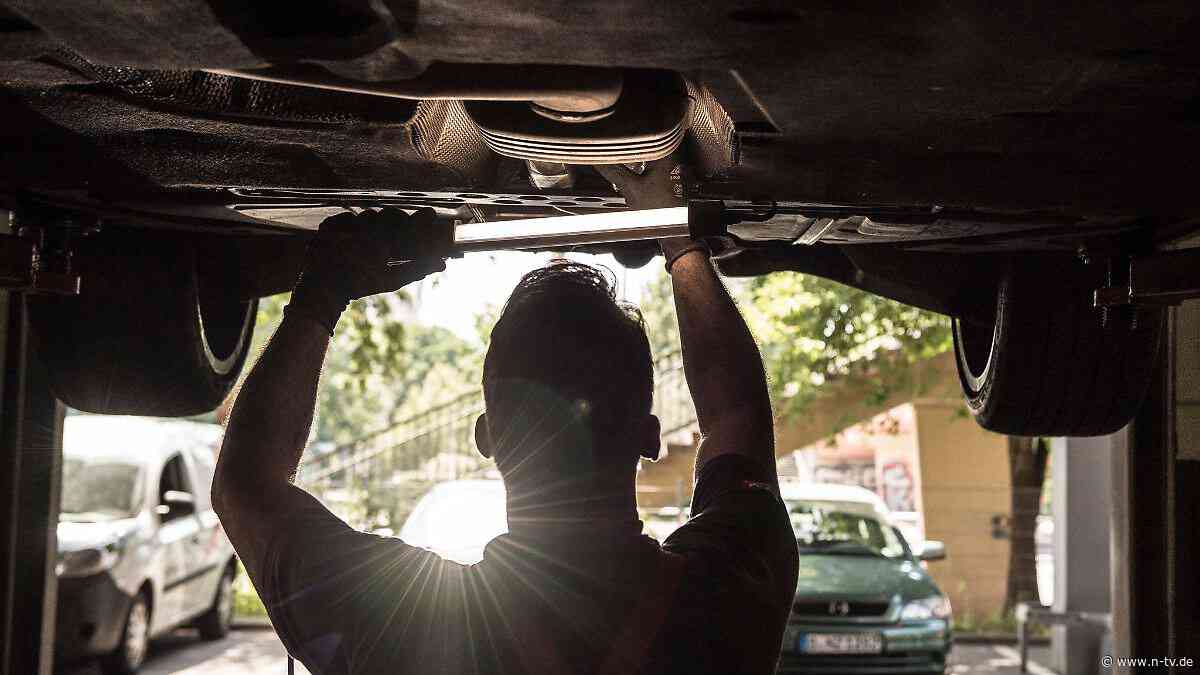 Bei langer Reparatur: Unfall: Muss die Versicherung monatelang Mietwagen zahlen?