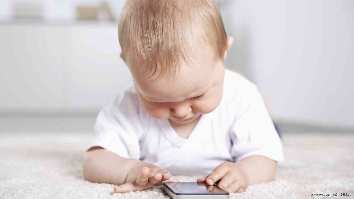 Kritik an Apple-Werbung: iPhone-Plakat mit Kleinkind entfernt