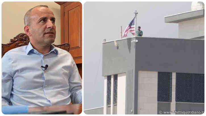 Qusra, palestinese-americano torna dagli Usa e issa la bandiera americana sulla sua casa assediata dai coloni
