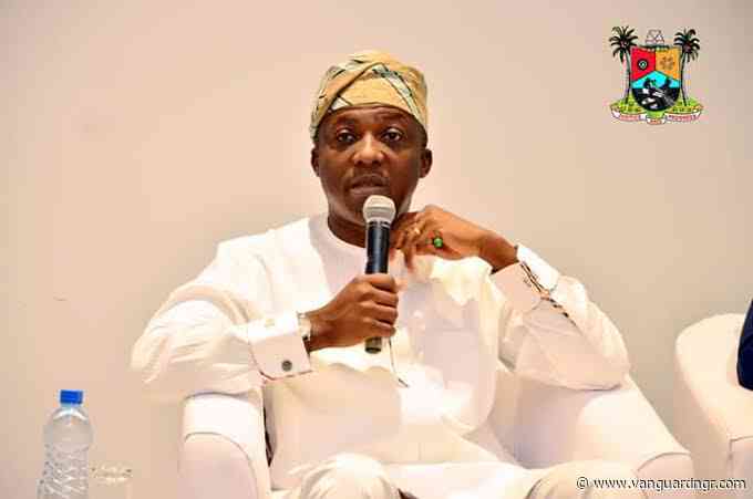 ‘You can do your car spotting, but don’t obstruct road’ — Lagos govt