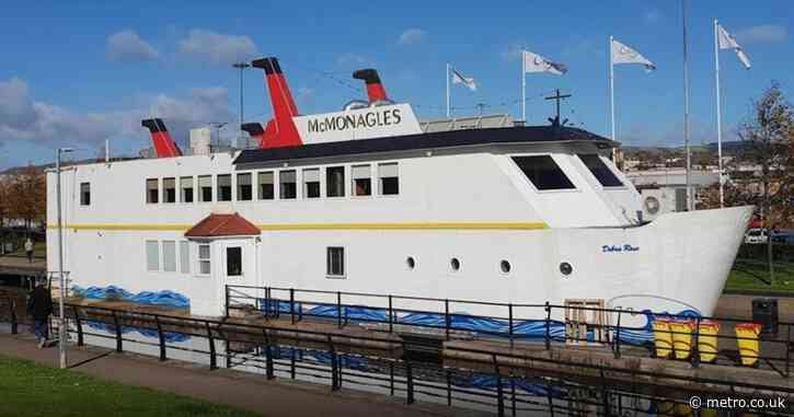 The UK pub where you can get ‘sail-thru’ fish and chips straight to your boat
