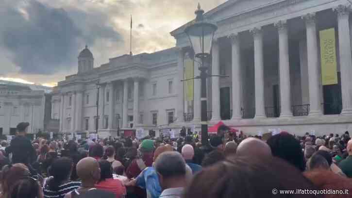 Londra, 30mila persone in piazza per la veglia in memoria di Jason Arday. Il coro: “Vergogna ai media”
