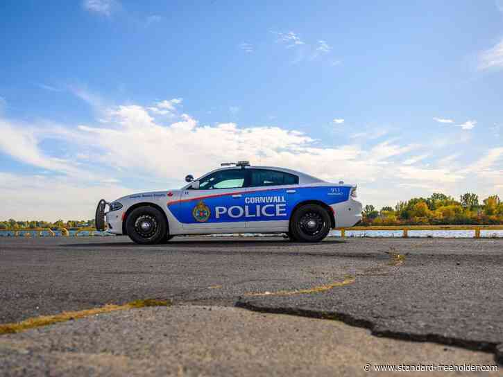 Cornwall police lay weapons, breach charge against man