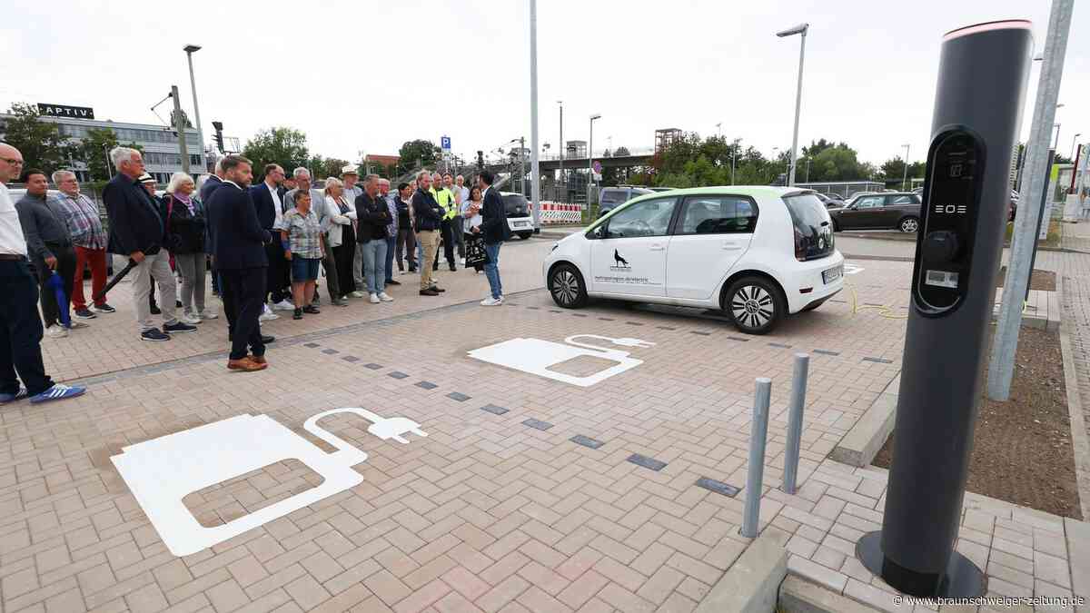 Ladepunkte, E-Scooter, Carsharing: Das bietet Wolfsburgs größte „Mobi-Station“