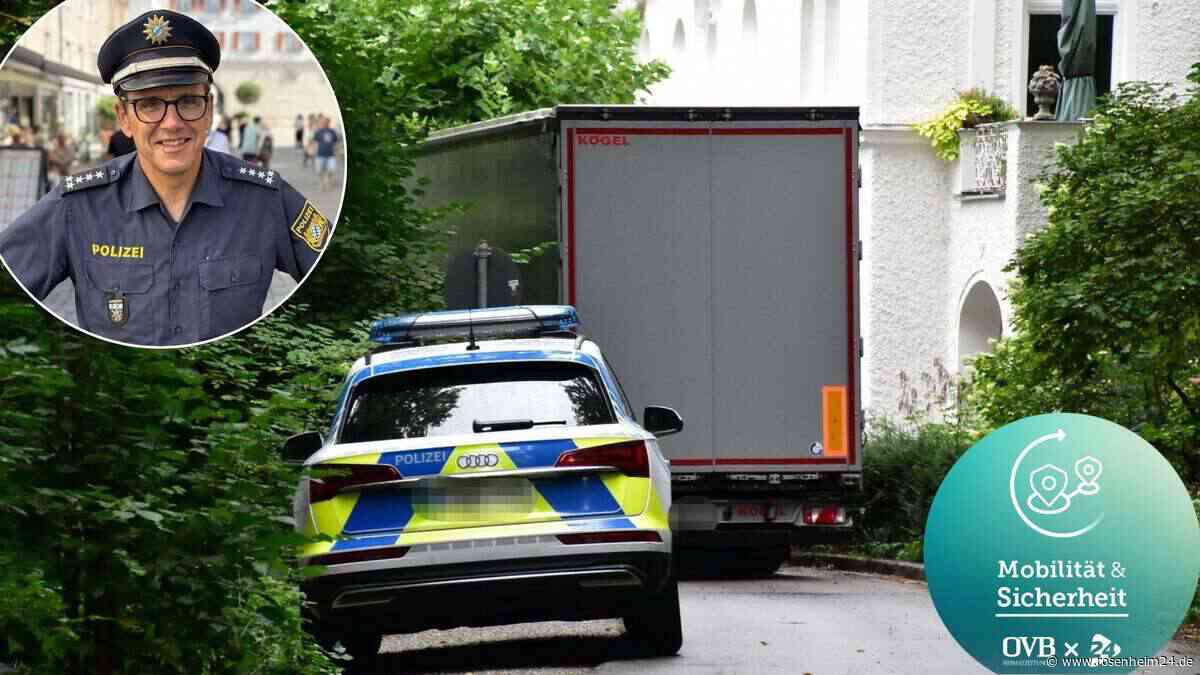 Lkw fährt sich in der Innleiten fest – Anwohnerin: „Standen drei Stunden auf der Straße“