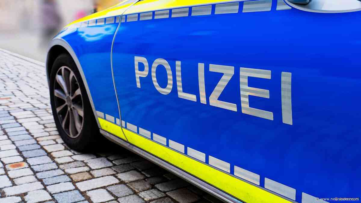 Duitse vrouw (91) botst tegen politiewagen en raakt tijdens vlucht andere auto
